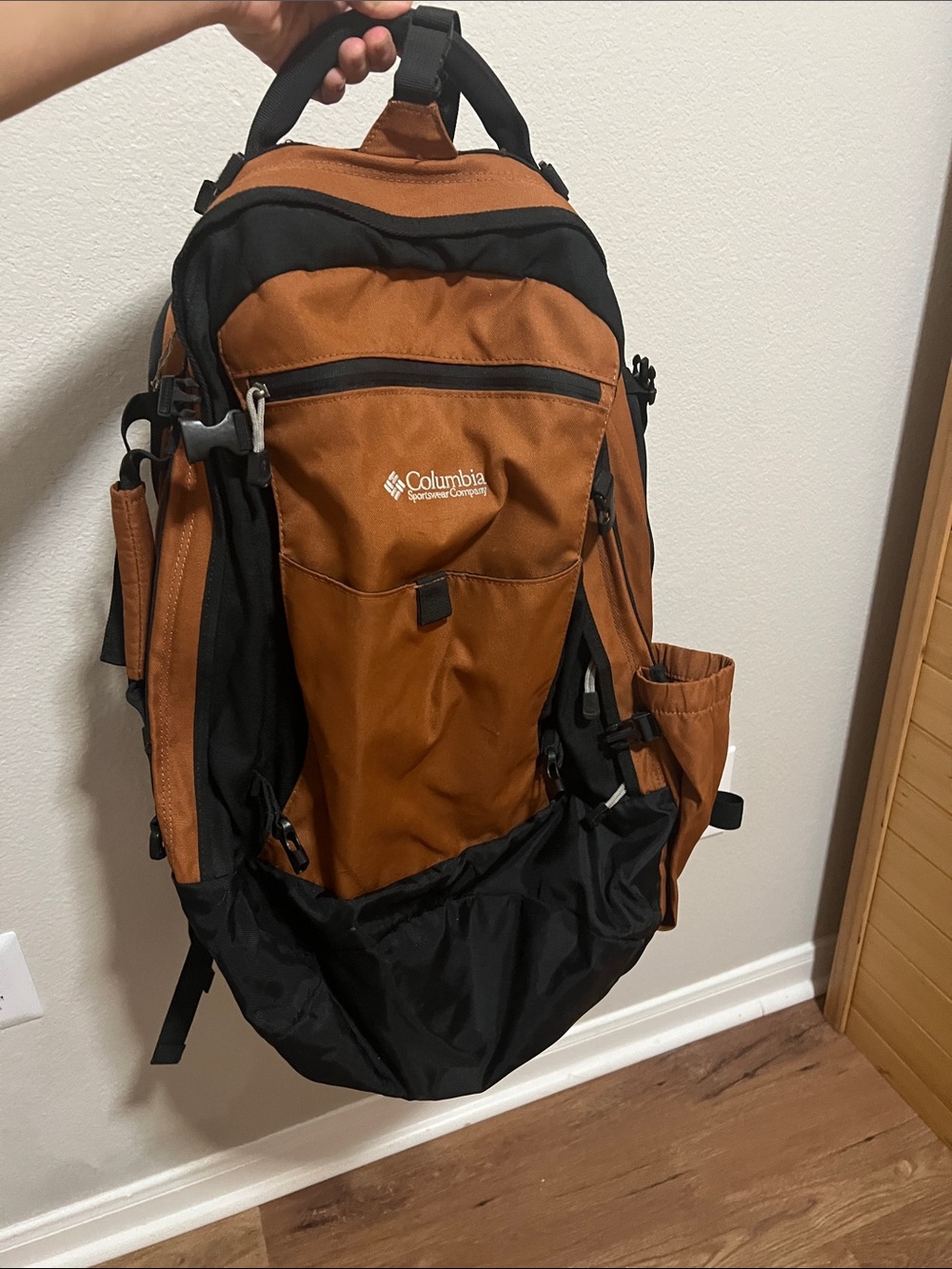 Columbia Men’s Burnt Orange and Black Hiking Backpack